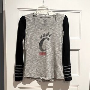 UC university of Cincinnati Bearcats long sleeve T-shirt
